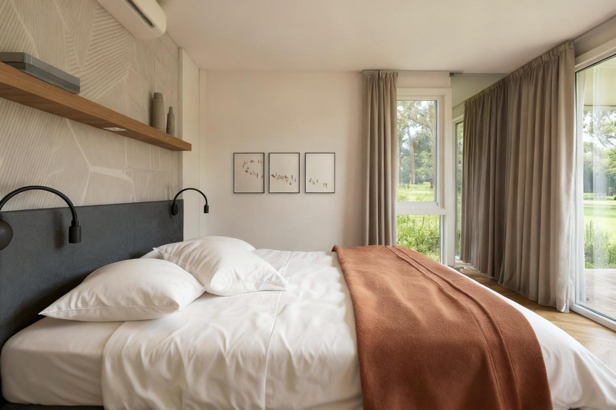 Grand Premium Three-Bedroom Camping home 61